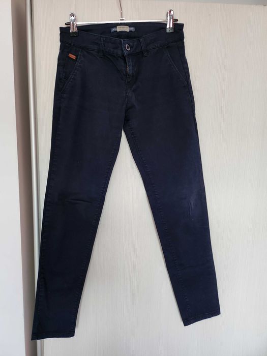 Pantaloni bleaumarin Pull&Bear