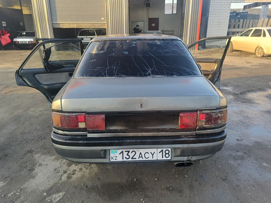 Мазда 323 на ходу