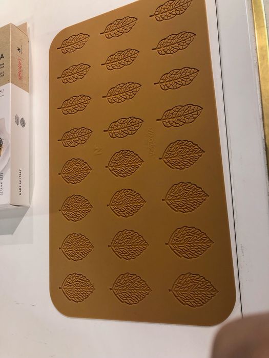 форма за декоративни листа