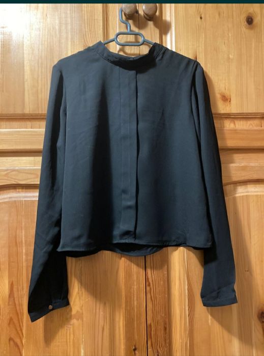 Предлагам дамски топове и ризи размер M/L