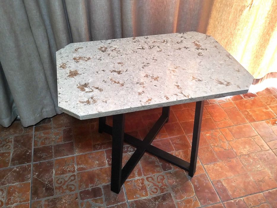 Столик кофейный лофт