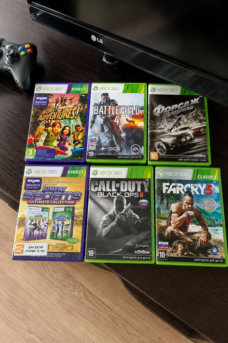 Xbox 360 + Kinect + 2 геймпада + игры