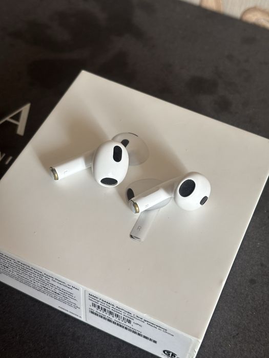 Левый и правый наушник AirPods 3 — оригинал