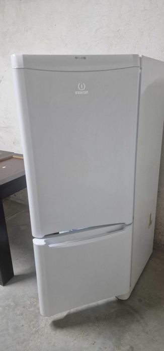 Хладилник Indesit