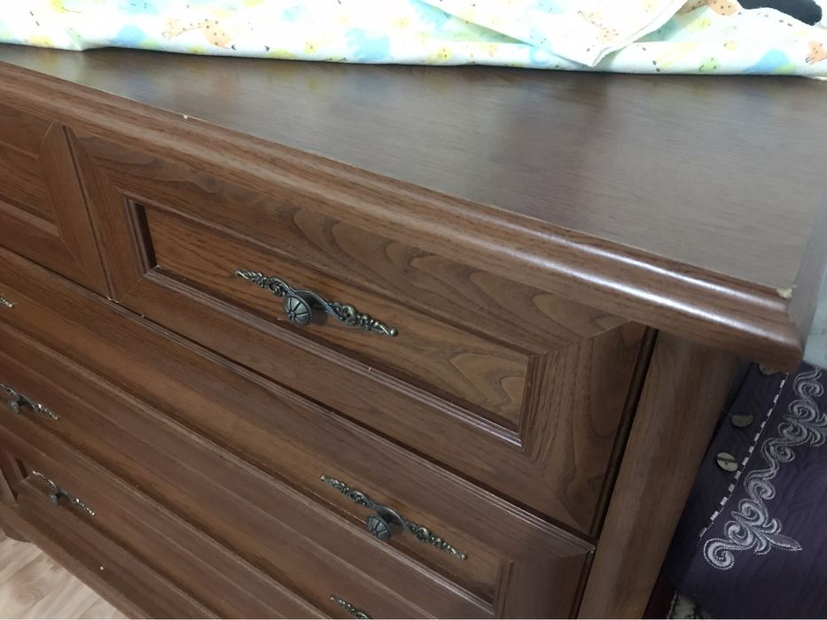 Продам комод коричневый