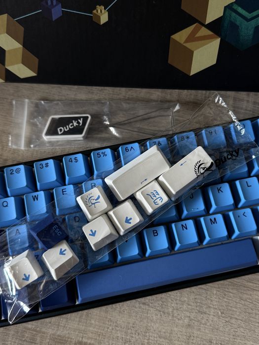 Механична Клавиатура Ducky Mecha SF Ocean Radiant 65% Cherry Brown