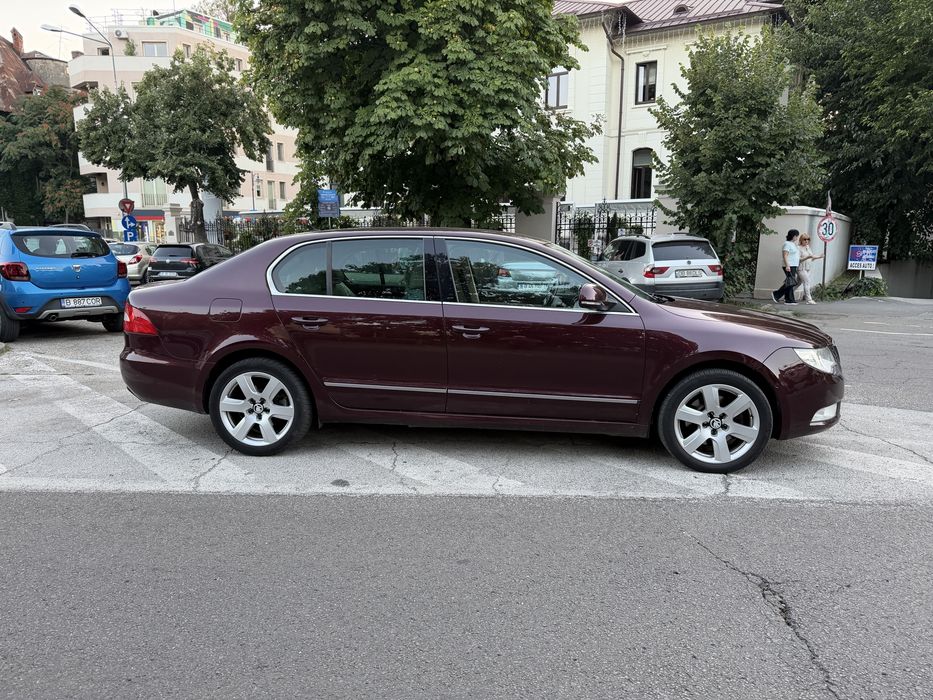SKODA Superb 2010 — imagine 4