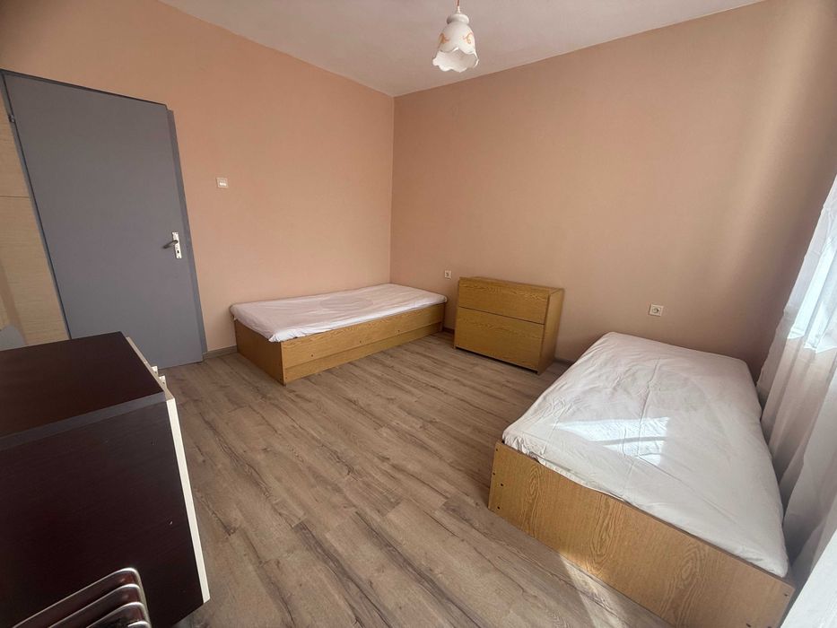 Продава многостаен апартамент в гр.Трън - от собственик