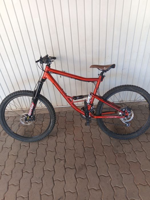 Bicicleta jamis dakar