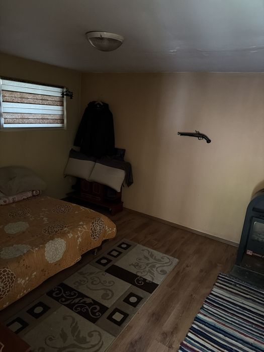 Vand casa cu livada in suprafata de 1000 mp