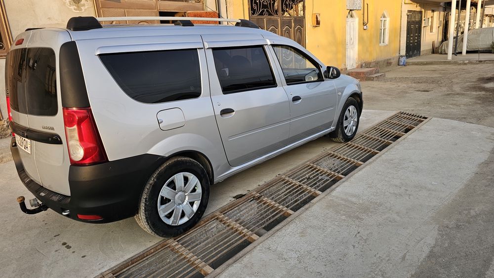 Лада Ларгус 2013