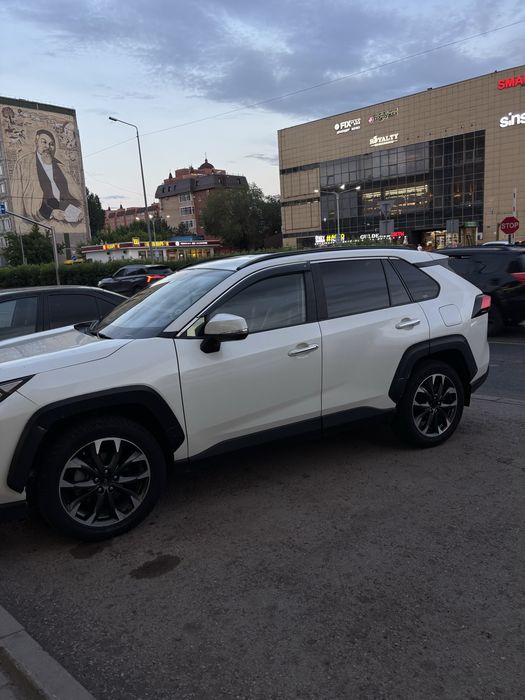Продам Toyota Rav 4