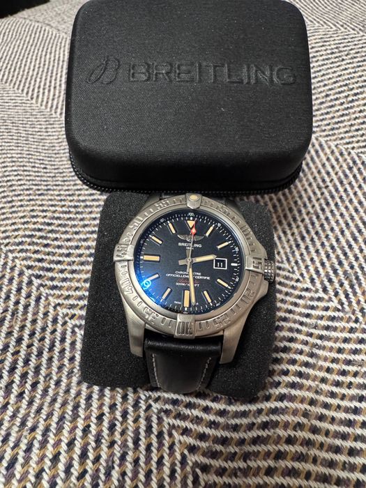 Breitling Avenger V17310 Blackbird 48mm Titanium