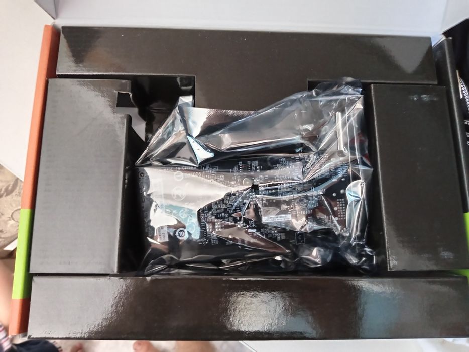 видеокарту Gigabyte GT 1030