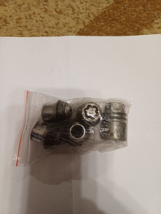 Секретни гайки, ключ и крик за Форд Мондео