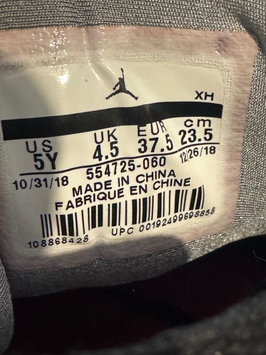 Jordan 1 Mid Black Particle Grey Gym Red (GS).