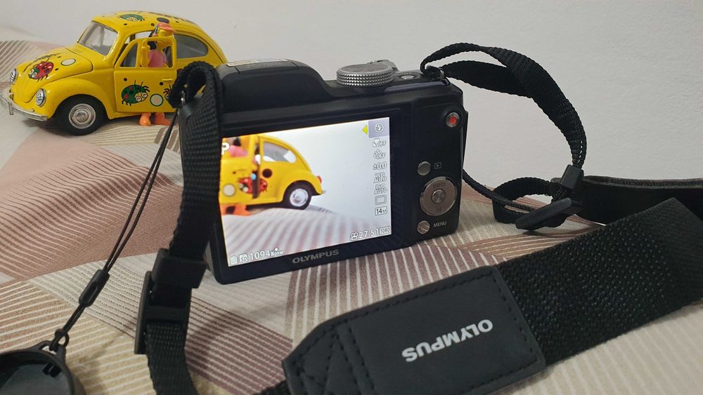 Olympus SP-720UZ 14 mPx