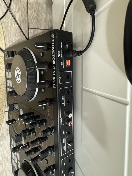 Console DJ Tracktor S2 MK2 si MK3