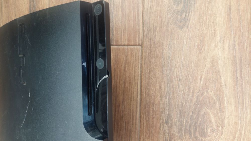 Playstation 3 defect  ,  consola playstation 3 defecta  pentru piese , reparații  sau dezmembrat