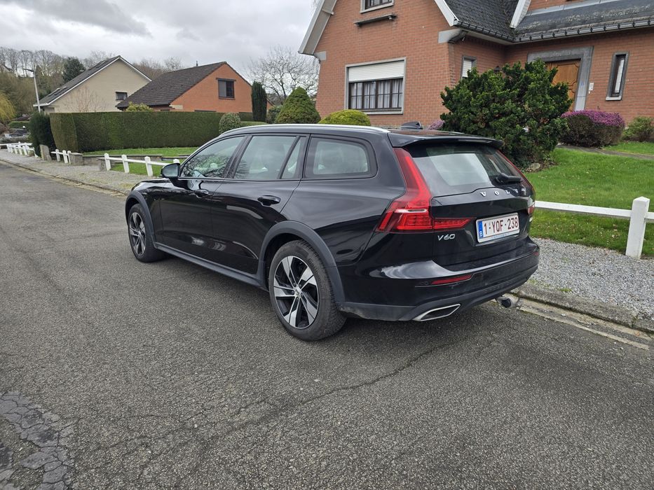 Volvo v60 Cross Country