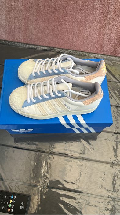 Adidasi dama marimea 35,5 diferite modele
