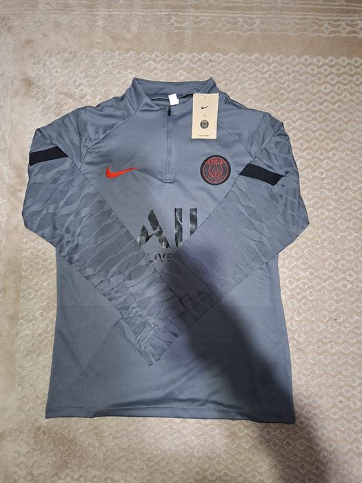 Compleu psg cu eticheta