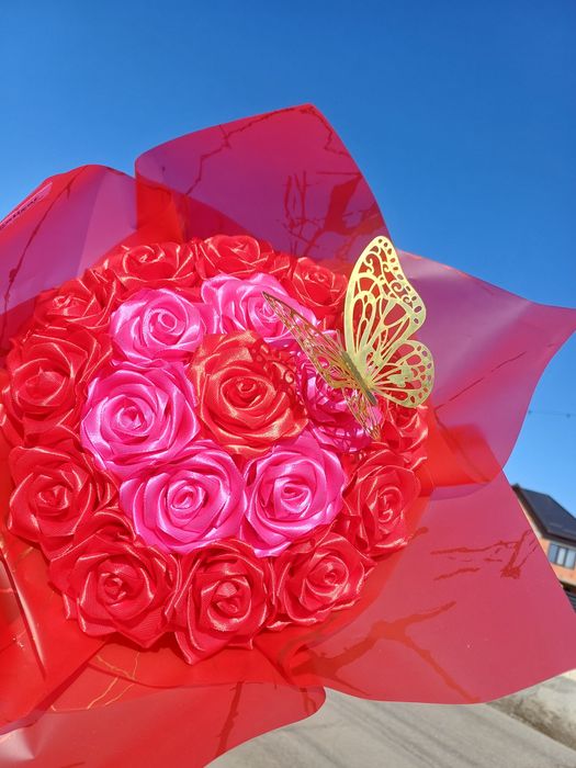 Buchet trandafiri din satin