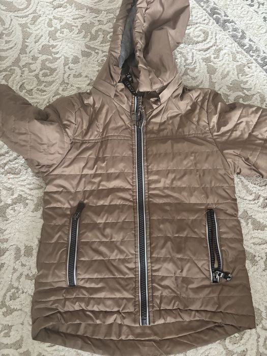 Продам  детские куртки