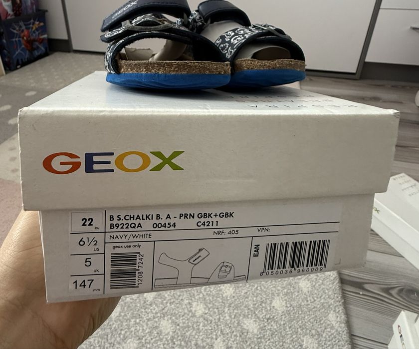 Vand sandale Geox, marimea 22, model baieti