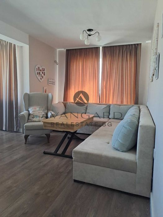 Продава се Тристаен апартамент в Пловдив, Кючук Париж - 104 кв.м за 1962 €/кв.м - Снимка #1