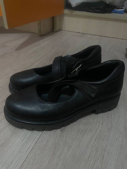 Качественные туфли и кроссовки