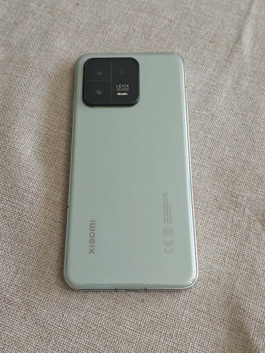 Телефон Xiaomi 13
