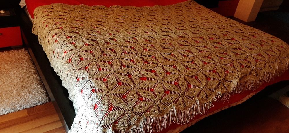 Cuvertura pat canapea lucru manual Dimensiuni 1.5m cu 2.35m
