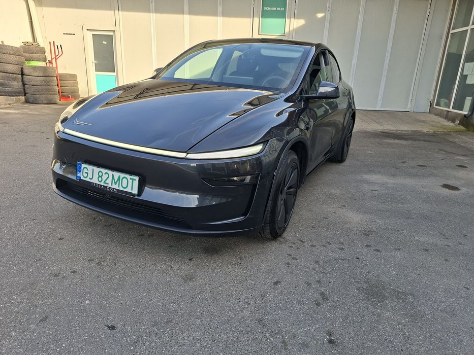 Tesla Model Y  Juniper / long range usor avariat