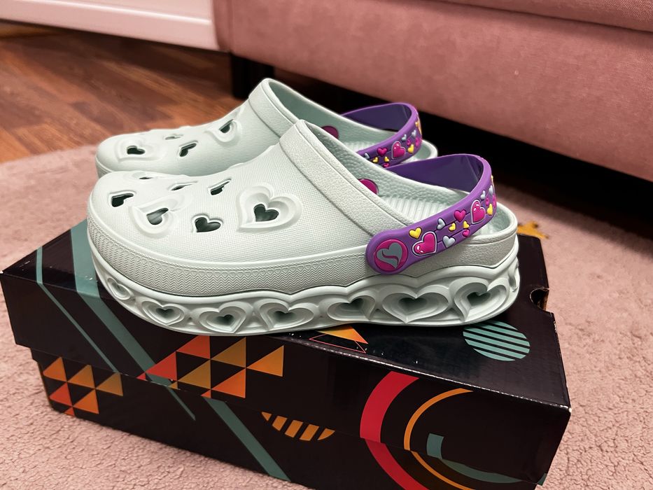 Saboti / sandale skercher noi