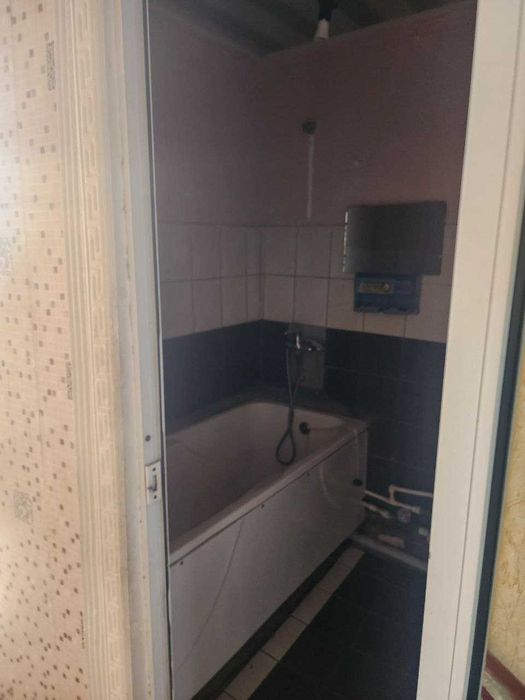 Арзон нархда 2 хонали квартира сотилади Шарк-1