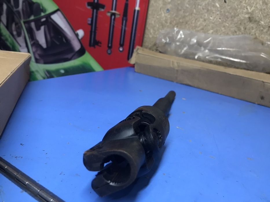 Карданный вал руля на Toyota