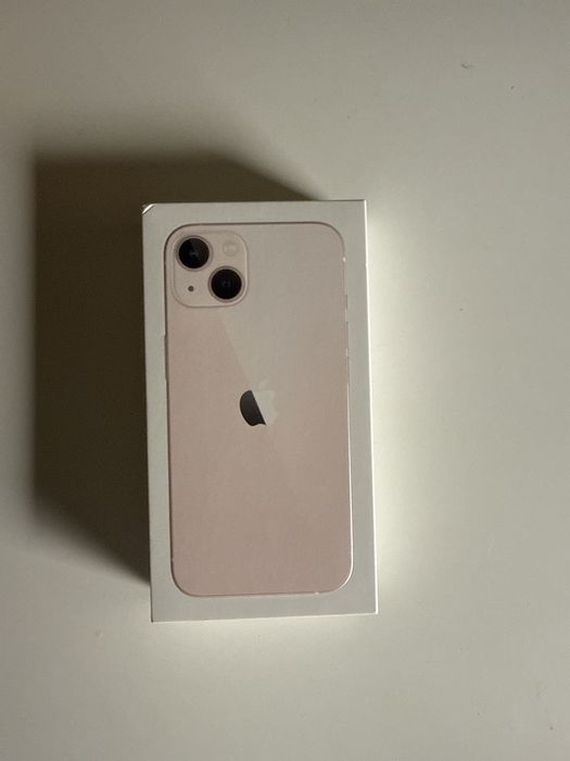 iPhone 13 in stare perfecta sigilat 256GB sanatatea bateiei 86