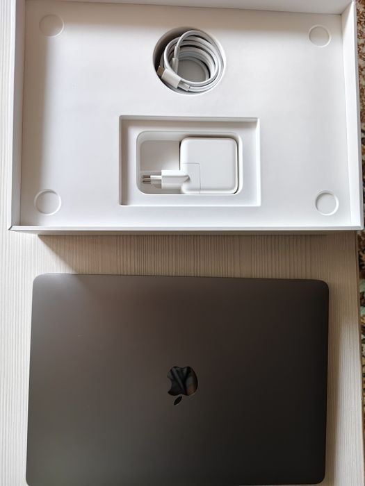 Macbook air m1 256Gb