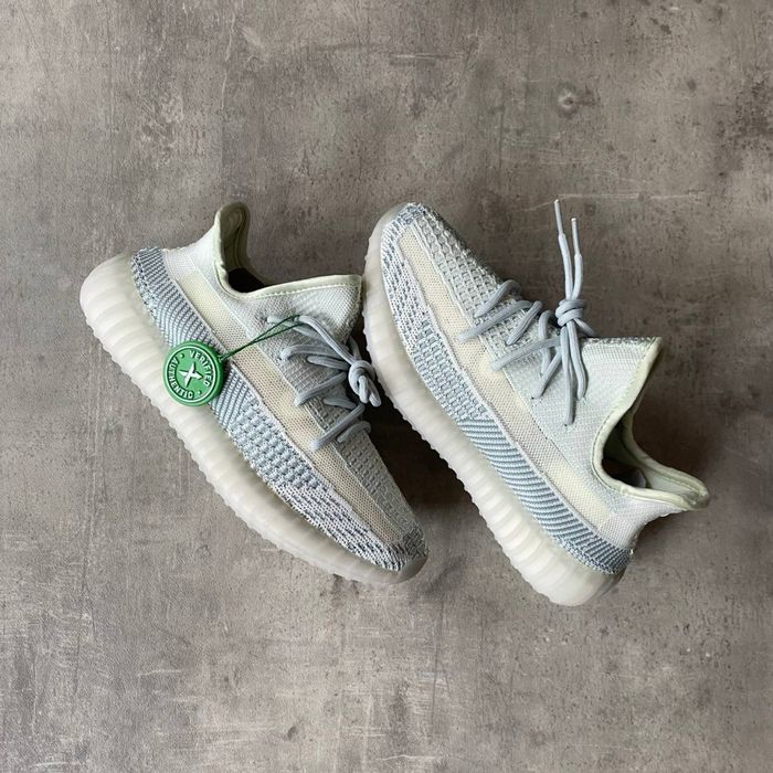 Отново Yeezy Boost 350 V2 “CLOUD WHİTE”