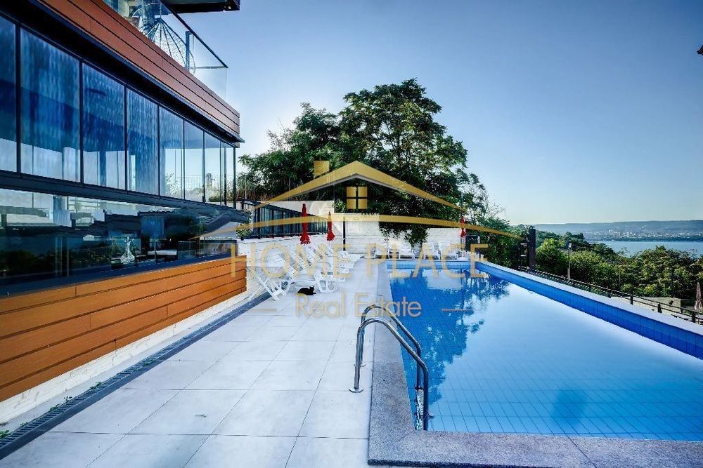 ПАРКОМЯСТО ! Тристаен апартамент под наем - Галата