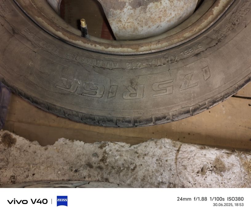 Газелдің дөңгелегі запаскесі