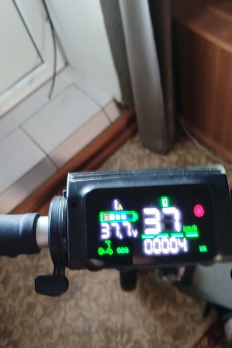 Электросамокат , отличное состояние