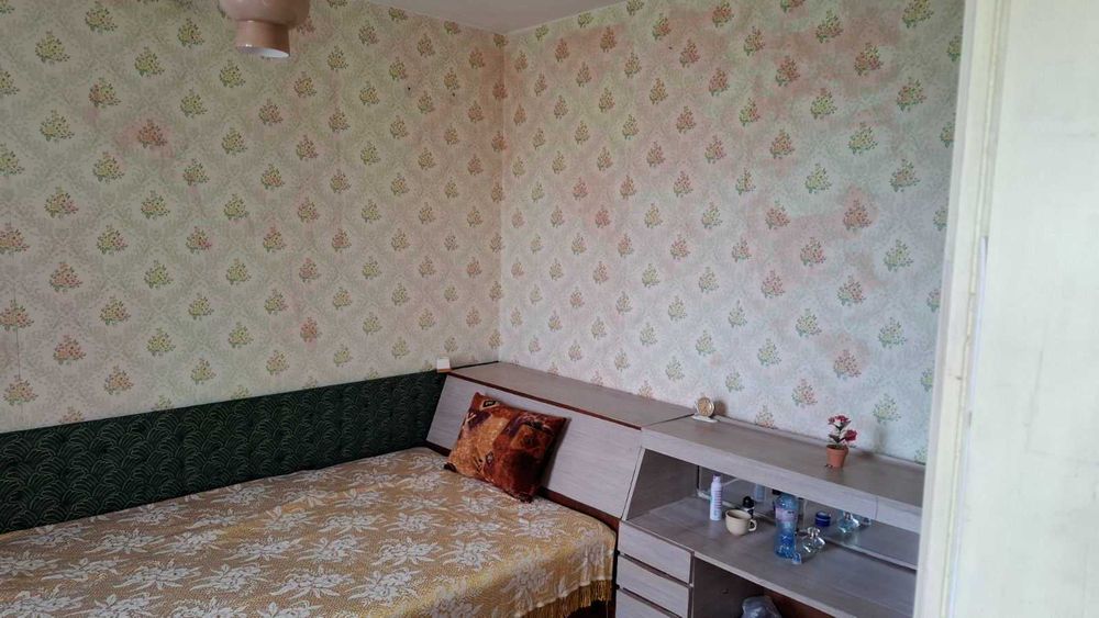 Продава масивна къща в село на 13 км от Габрово