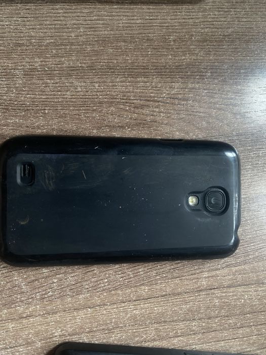 Продам телифоны или обмен на один Samsung