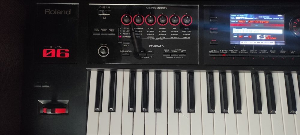 Sintetizator Roland FA06