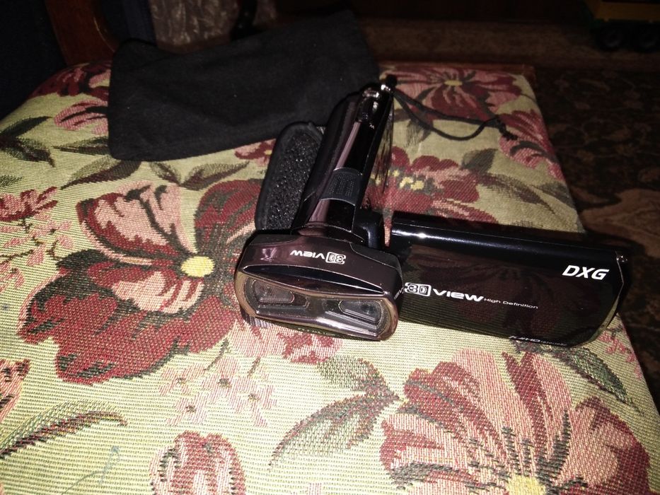 Продам видео камеру