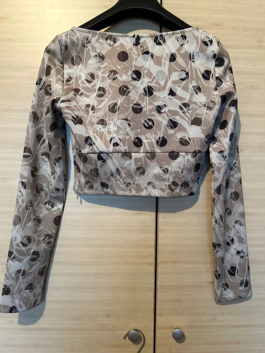 Секси пола и топ на Guess