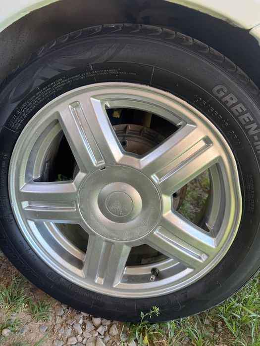 Сатылады размер 15 жағдайы орташа  доңгелек ауыстырып алган жөн жалпы