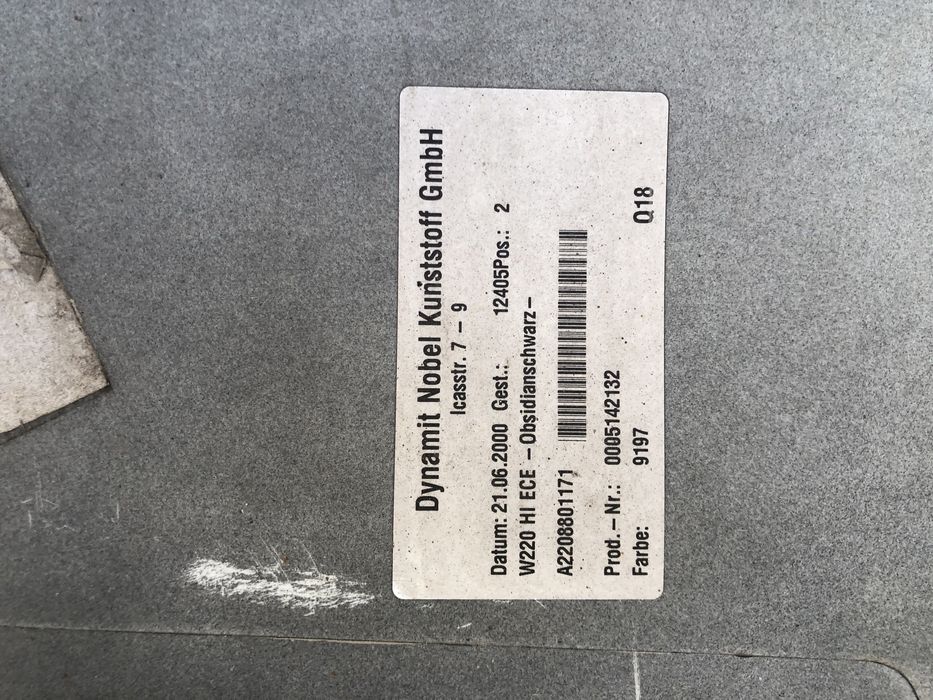 Задний бампер на w220 мерседес.